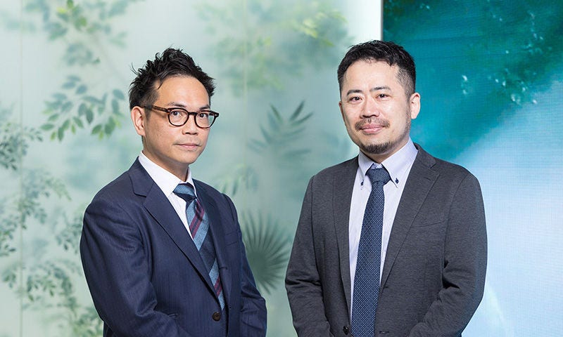 Japanese alt text: 左から　JFEエンジニアリング　白田氏、KPMG　宮原
