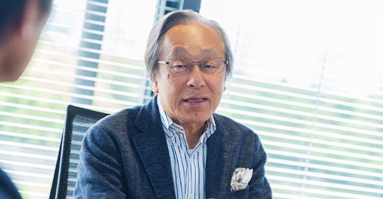 Japanese alt text: 対談写真_一橋大学・武蔵野大学 山内氏