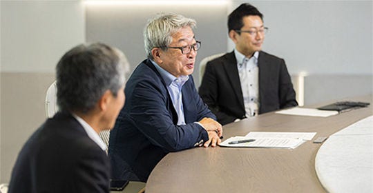 Japanese alt text:KPMG　内山、片岡氏、KPMG　涌井
