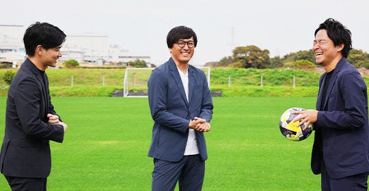 Japanese alt text: KPMG　小山、湘南ベルマーレ　坂本社長、KPMG　笹木