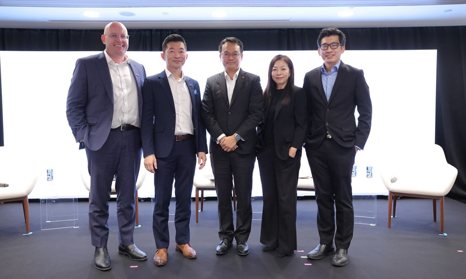 Group photo at the KPMG Singapore Trusted AI Centre of Excellence panel discussion